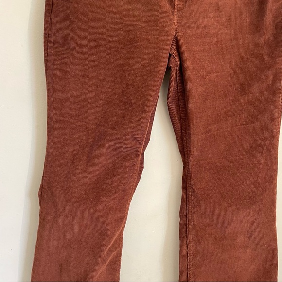 Old Navy Higher High Rise Flare Corduroy Pants Petite 8 – Rust Brown - Picture 4 of 8